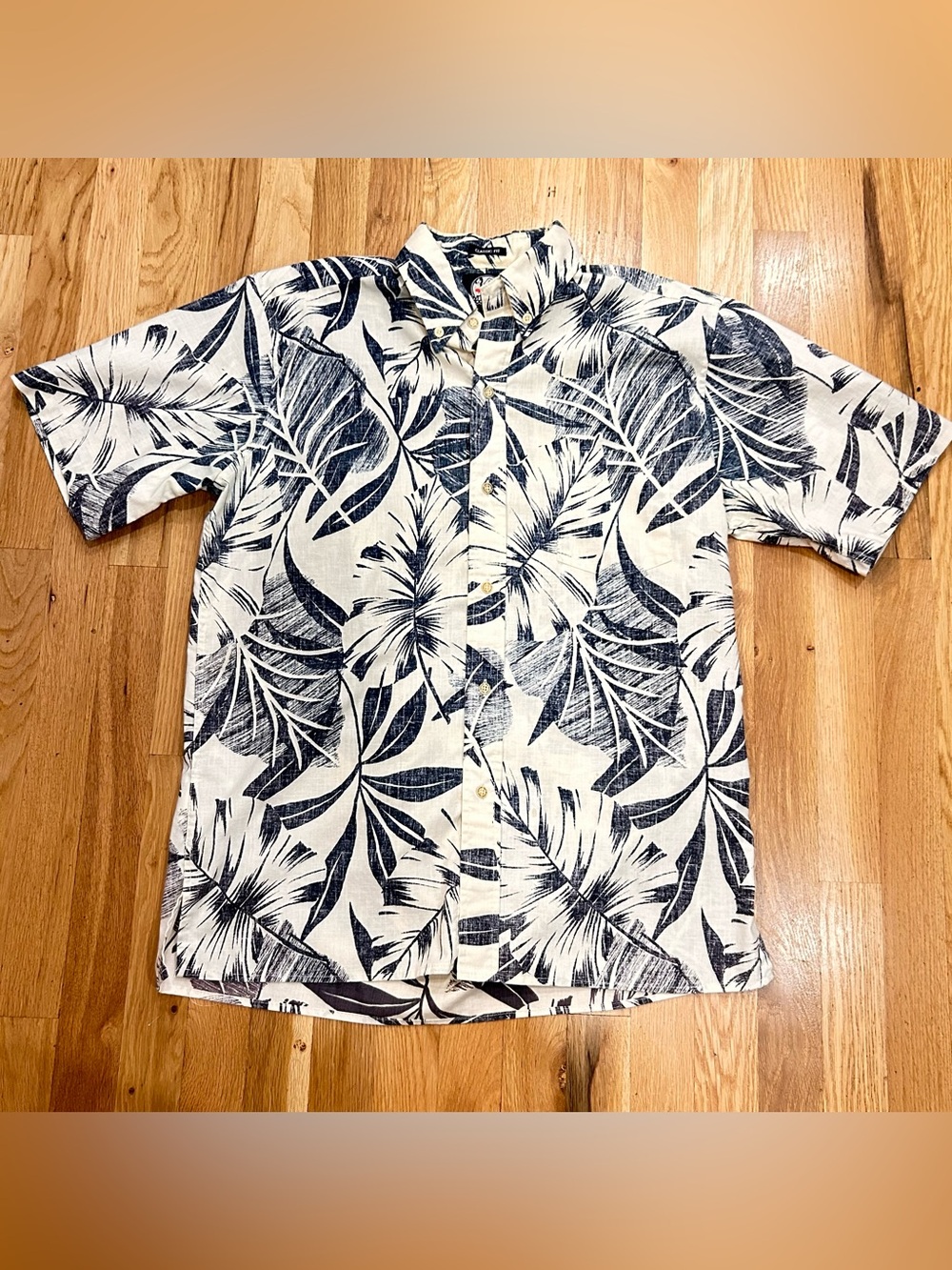 Reyn Spooner Men's Classical Fit Hawaiian Floral Short Sleeve Size M Blue Leaf